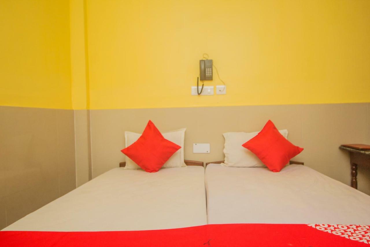 Oyo 44995 Royal Park Hotel Māldah Esterno foto